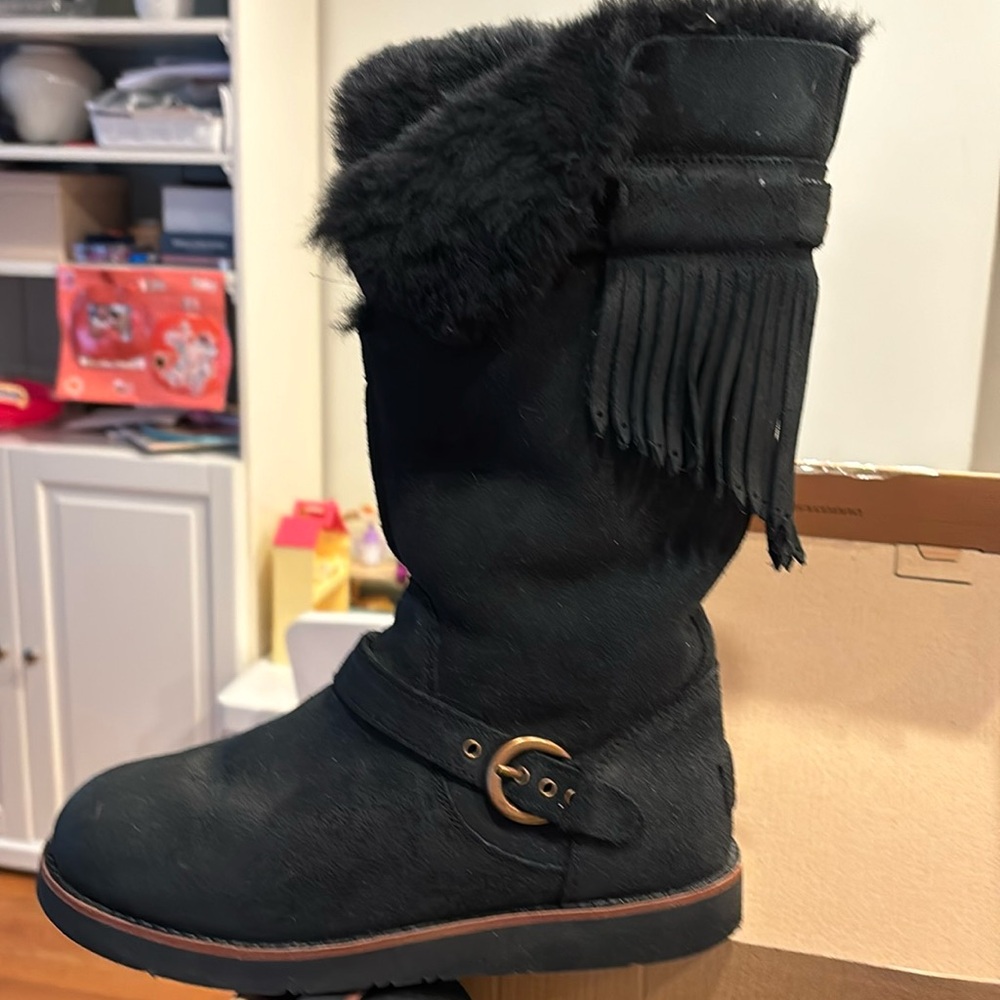 Ugg Boot - image 1